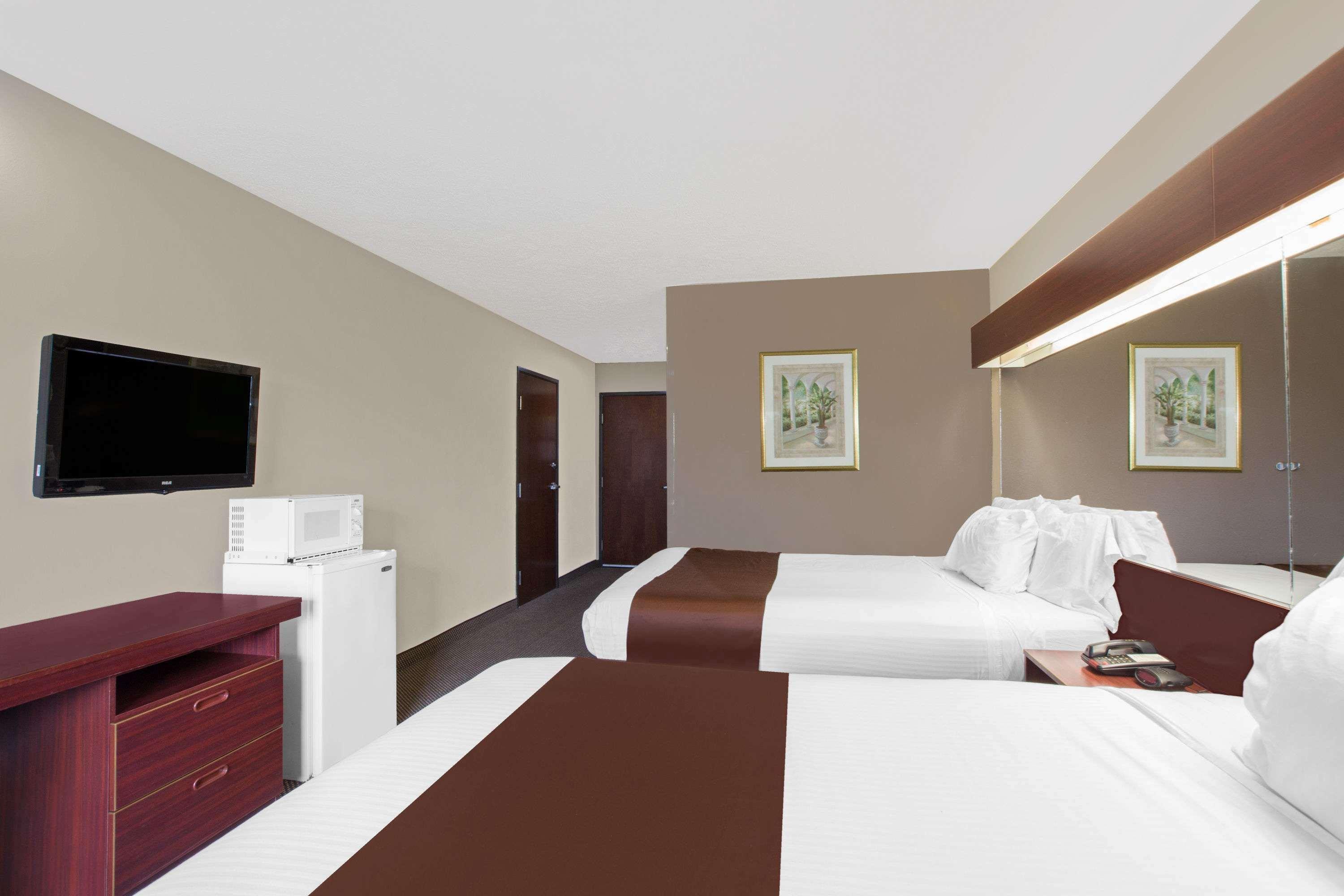 Microtel Inn & Suites - Μερίντιαν Εξωτερικό φωτογραφία